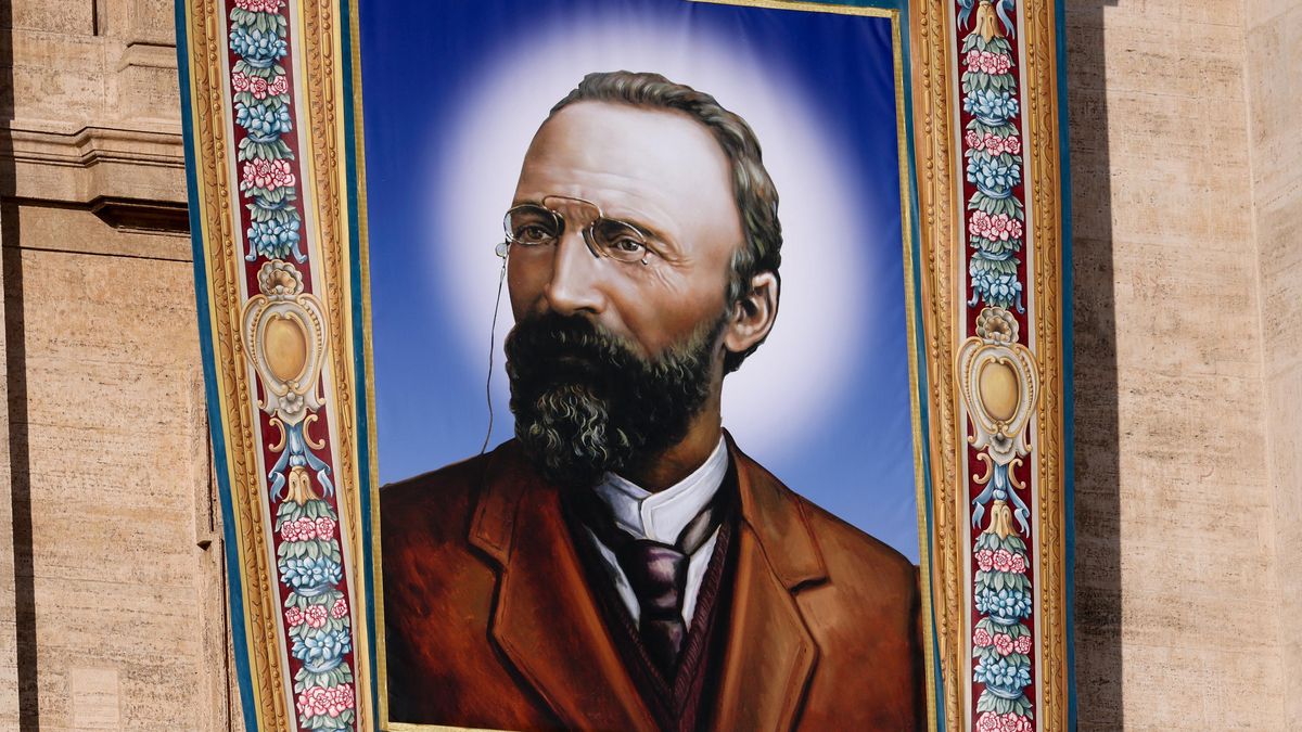 Papež svatořečil bývalého satanistického kněze